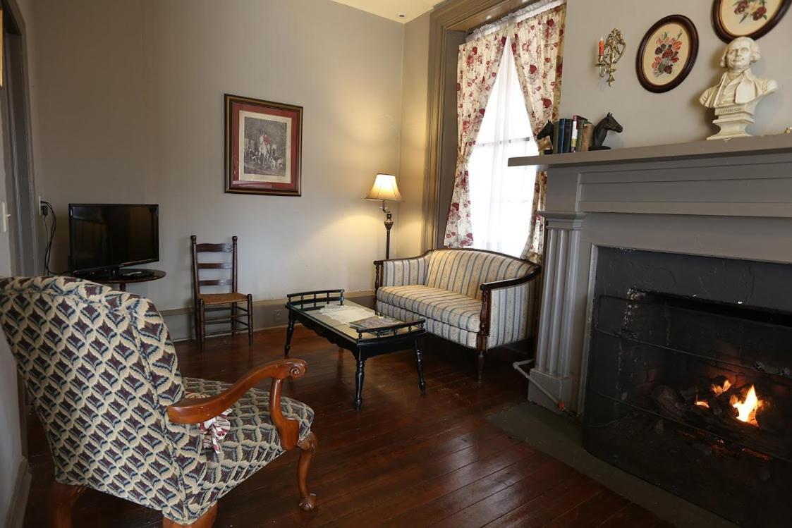 Stanardsville 라피엣 인 앤 레스토랑 B&B 외부 사진