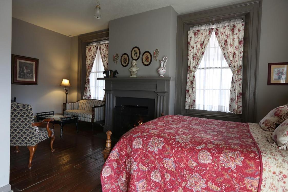 Stanardsville 라피엣 인 앤 레스토랑 B&B 외부 사진